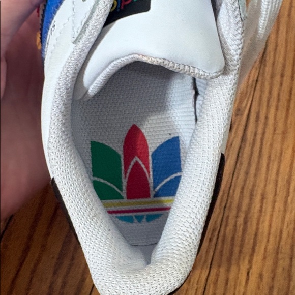 Adidas Superstar "J" Colorful Stripes Cloud White Sneaker Men's size 5 Women 6.5 - Picture 10 of 16